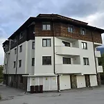La Mont Apartment